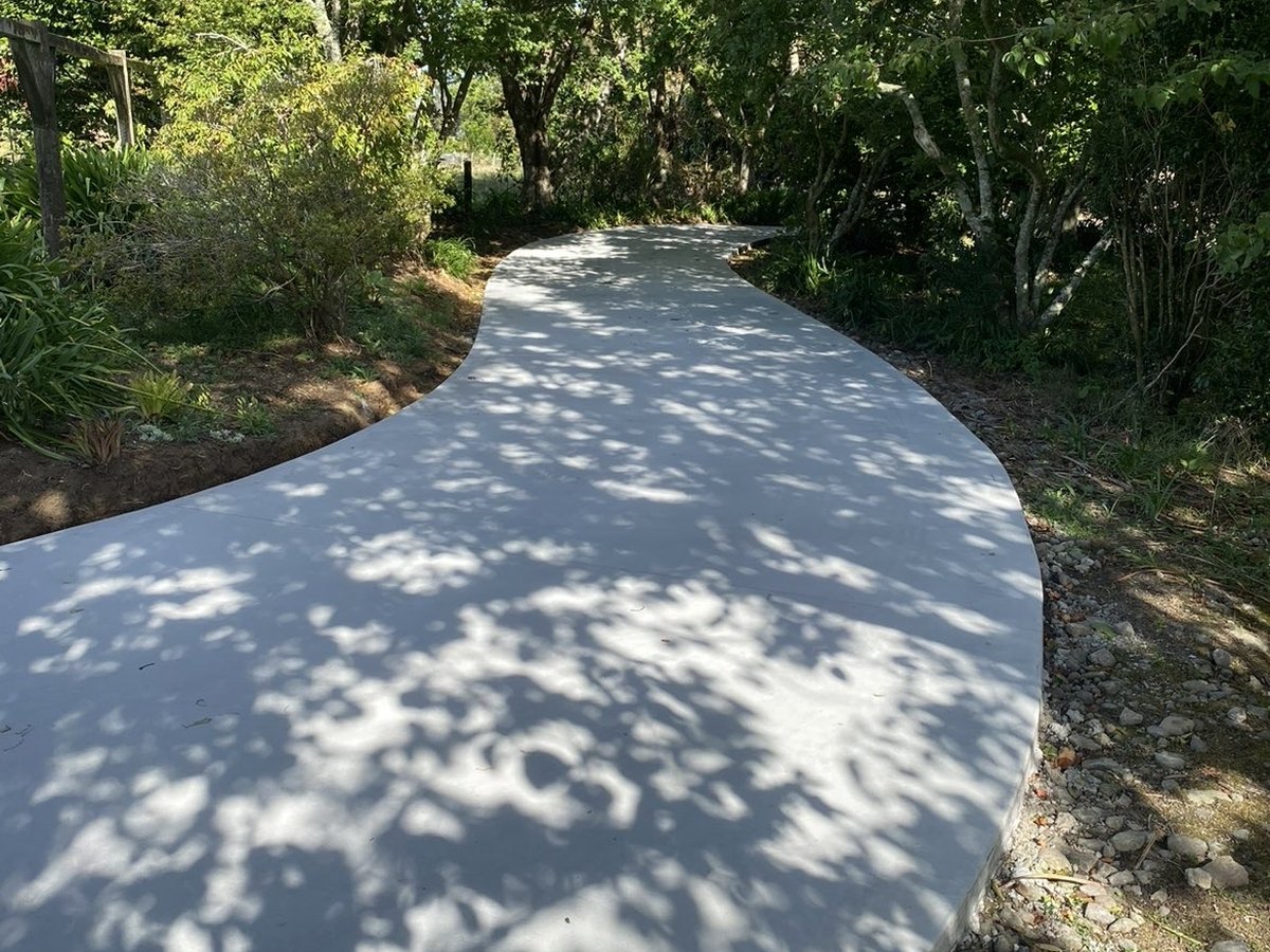 160 sqm plain concrete rural driveway, photo 3 of 3