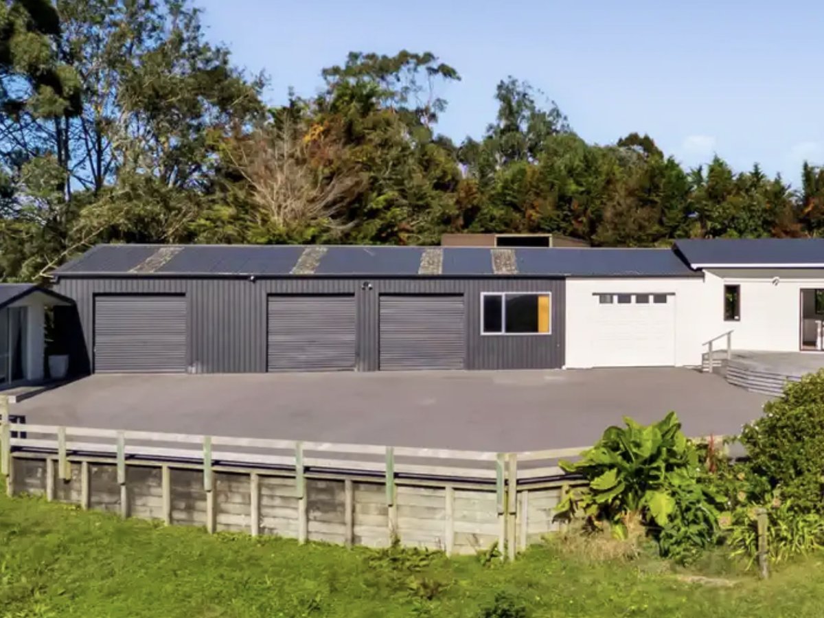 270 sqm 5% black oxide concrete rural turning bay, photo 2 of 2